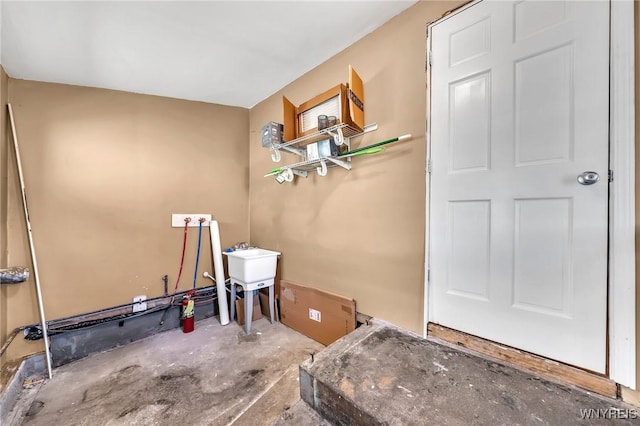 397 14th St, Buffalo, NY 14213 - laundry area with a sink