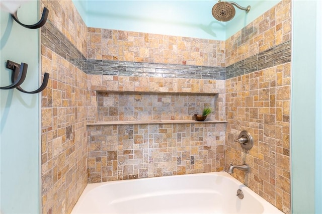 bathroom with bathtub / shower combination