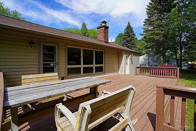 458 Kenwood Dr, Lewiston, NY 14092 - view of deck