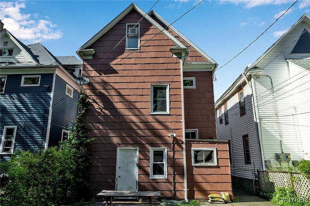 1681 Amherst St, Buffalo, NY 14214 - view of rear view of house