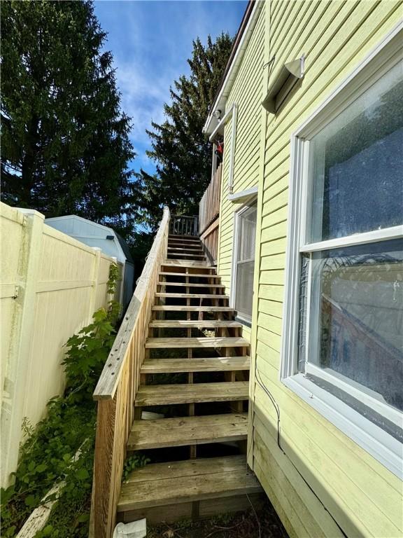 404 Perry St, Horseheads, NY 14845 - view of stairway