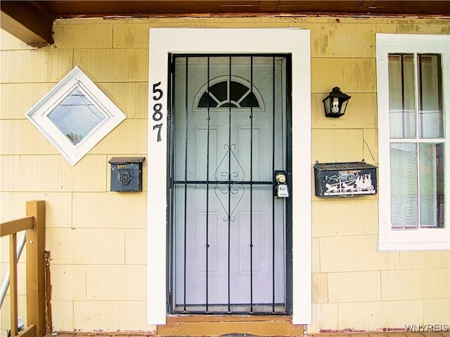 587 Goodyear Ave, Buffalo, NY 14211 - view of property entrance