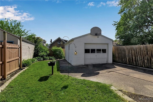 84 Newfield St, Buffalo, NY 14207 - detached garage featuring concrete driveway