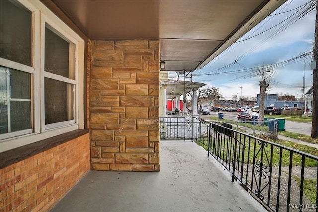 417 24th St, Niagara Falls, NY 14303 - view of porch