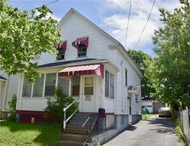 131 Weaver St, Rochester, NY 14621 - view of american foursquare style home