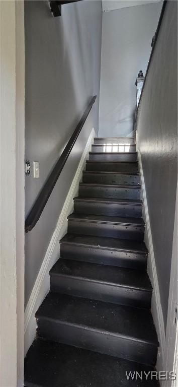 317 Portage Rd, Niagara Falls, NY 14303 - view of stairway
