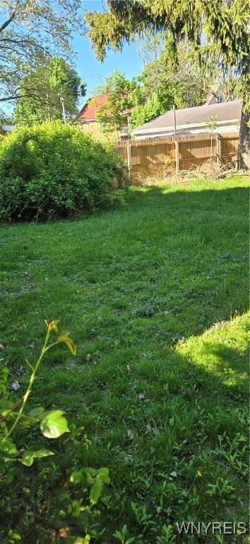 323 Portage Rd, Niagara Falls, NY 14303 - view of yard