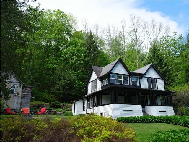 36 Pinetree Ln, Middletown, NY 12430 - view of front of house featuring a sunroom