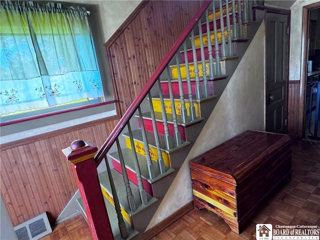 83 E Doughty St, Dunkirk-City, NY 14048 - view of stairs