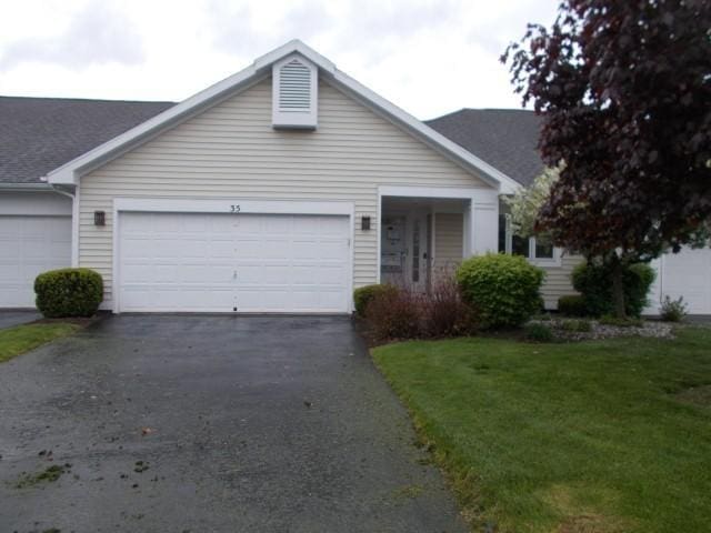 35 Belltower Ln, Henrietta, NY 14534 - photo 1