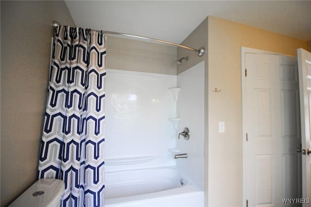 21 Maple St, Evans, NY 14006 - full bathroom featuring shower / bath combo with shower curtain