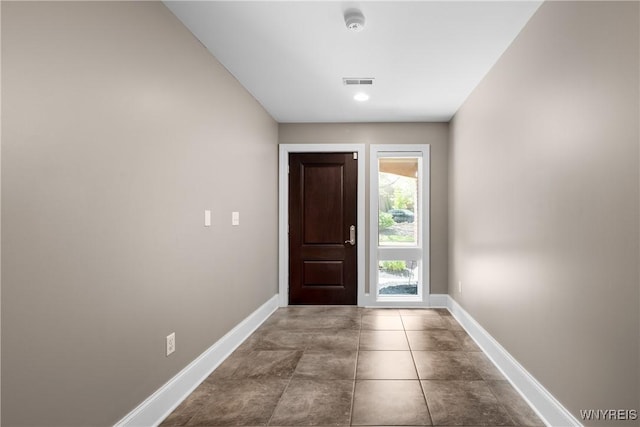 13 Ojibwa Cir, Buffalo, NY 14202 - foyer with baseboards