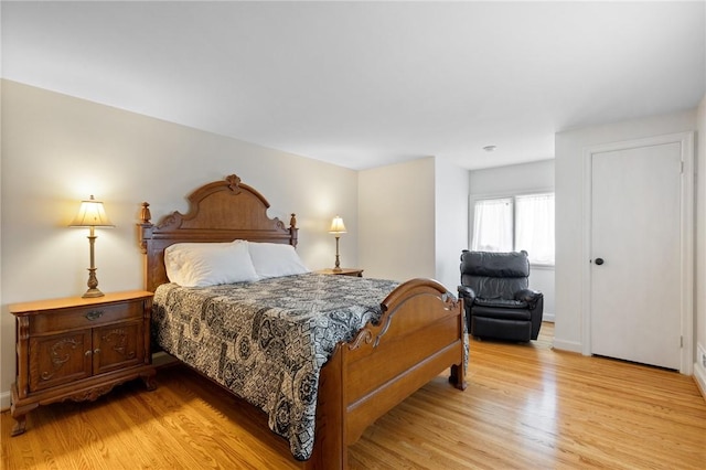 1 Creekside Ln, Pittsford, NY 14618 - bedroom featuring light wood-style floors and baseboards