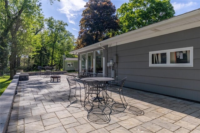 1 Creekside Ln, Pittsford, NY 14618 - view of patio with outdoor dining space