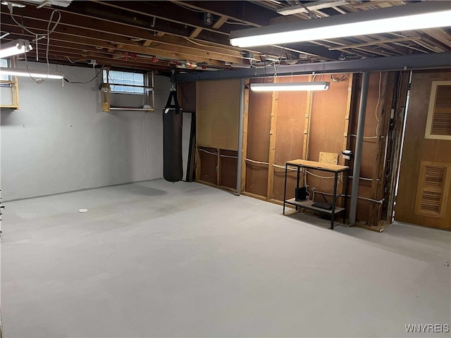 90 Nadon Pl, Tonawanda-Town, NY 14150 - view of below grade area