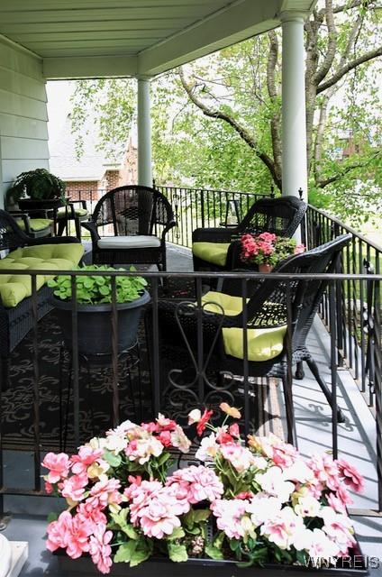 938 Ridge Rd, Lackawanna, NY 14218 - view of balcony