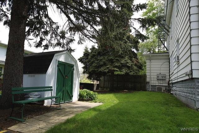 938 Ridge Rd, Lackawanna, NY 14218 - view of yard with a storage shed