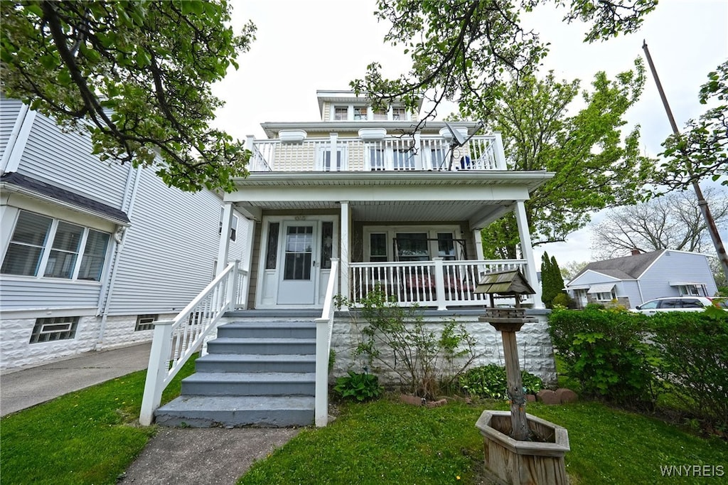 5 Humphrey Rd, Buffalo, NY 14207 - american foursquare style home featuring a porch and a balcony