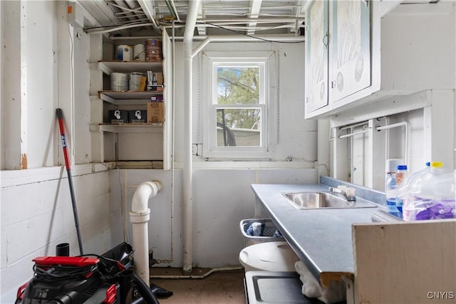 27 Cascade Dr, New Hartford, NY 13413 - laundry area with a sink