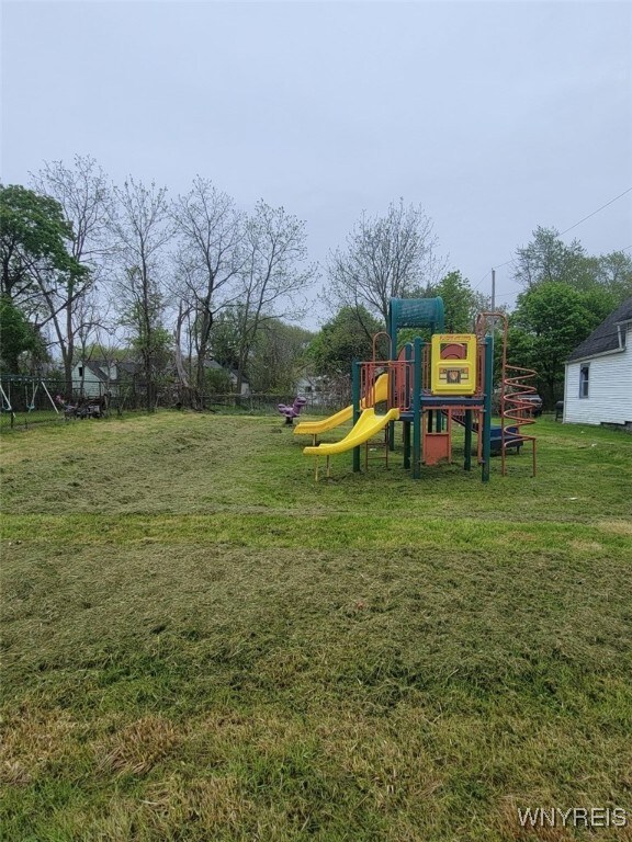 23 Earl Pl, Buffalo, NY 14211 - photo 2