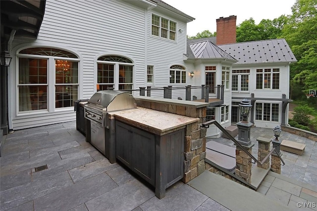 7106 Braxton Cir, Dewitt, NY 13066 - view of patio / terrace