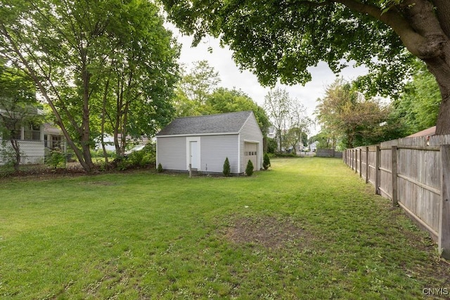 210 Essex St, Syracuse, NY 13204 - view of yard featuring an outbuilding