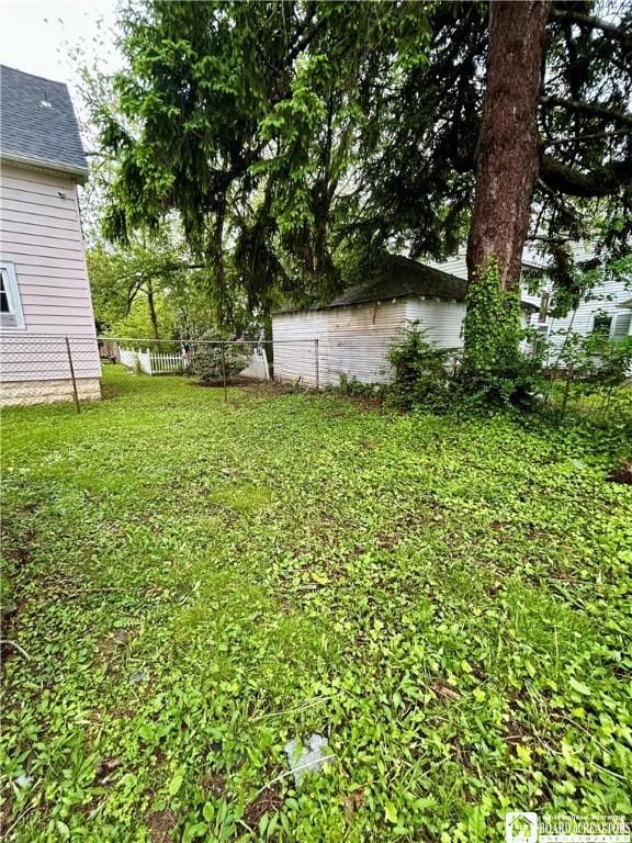 423 Plover St, Dunkirk-City, NY 14048 - view of yard