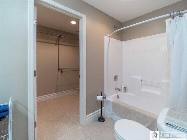 285 Porter Rd, Pomfret, NY 14063 - full bathroom featuring shower / tub combo with curtain, toilet, baseboards, a spacious closet, and recessed lighting
