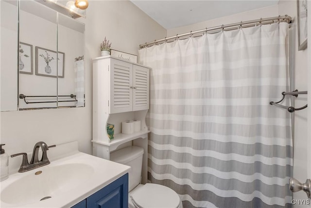 229 Brookfield Rd, Salina, NY 13211 - full bath featuring toilet, vanity, and curtained shower