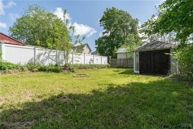 1010 Academy St, Watertown-City, NY 13601 - view of yard
