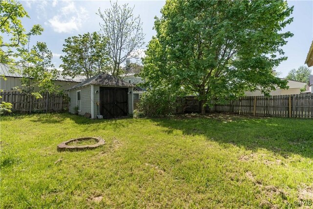 1010 Academy St, Watertown-City, NY 13601 - view of yard