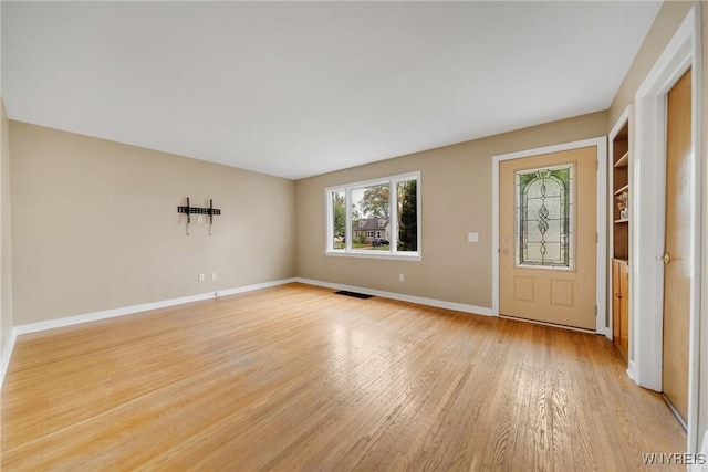 470 Windermere Blvd, Amherst, NY 14226 - entrance foyer with light wood finished floors and baseboards
