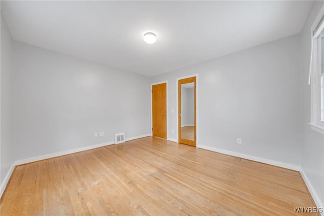 470 Windermere Blvd, Amherst, NY 14226 - unfurnished room featuring light wood-type flooring and baseboards