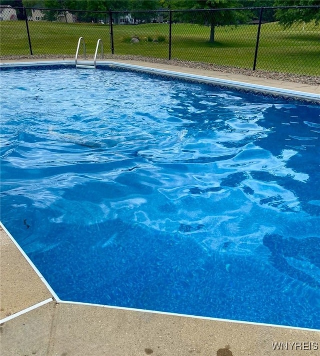 40 River Oaks Dr, Grand Island, NY 14072 - view of swimming pool