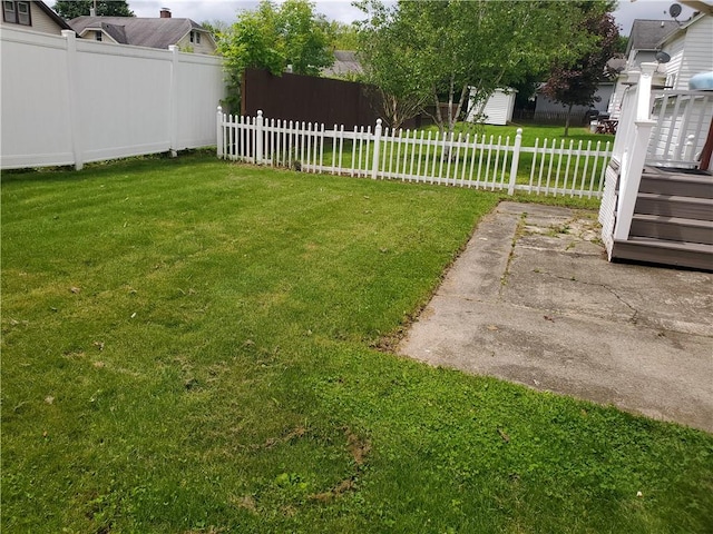 575 Lyon St, Elmira-City, NY 14904 - view of yard