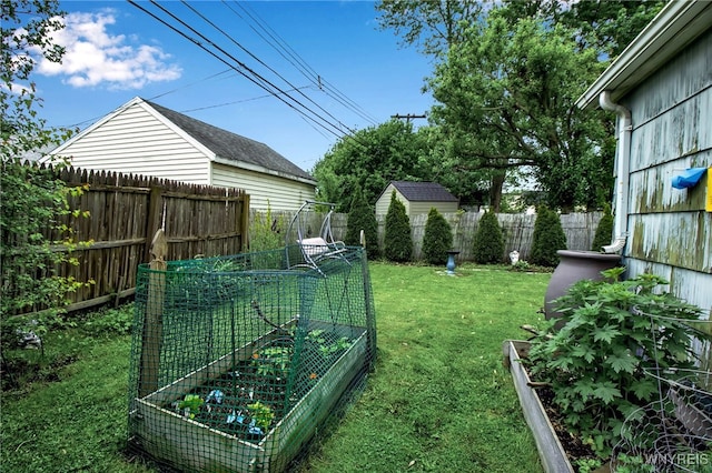 202 Tremaine Ave, Tonawanda-Town, NY 14217 - view of yard featuring a vegetable garden