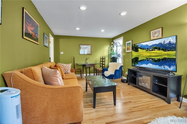 202 Tremaine Ave, Tonawanda-Town, NY 14217 - living area featuring light wood-style flooring, recessed lighting, and baseboards