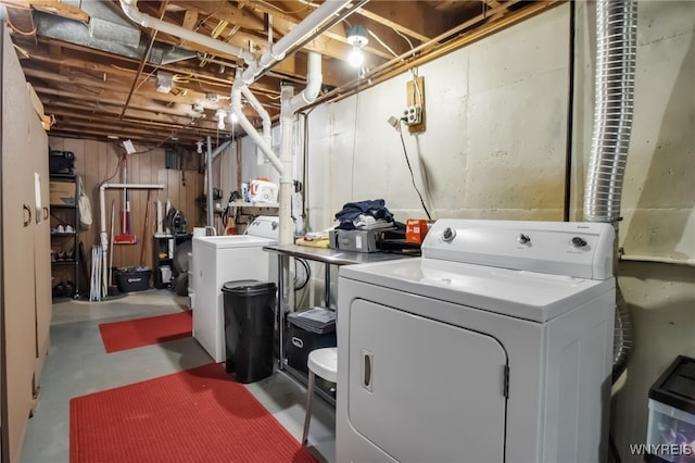 202 Tremaine Ave, Tonawanda-Town, NY 14217 - laundry room with separate washer and dryer
