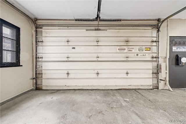 2365 Genesee St, Cheektowaga, NY 14225 - view of garage