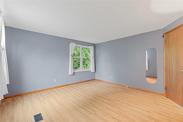 194 Citation Dr, Henrietta, NY 14467 - unfurnished room featuring light wood finished floors and baseboards
