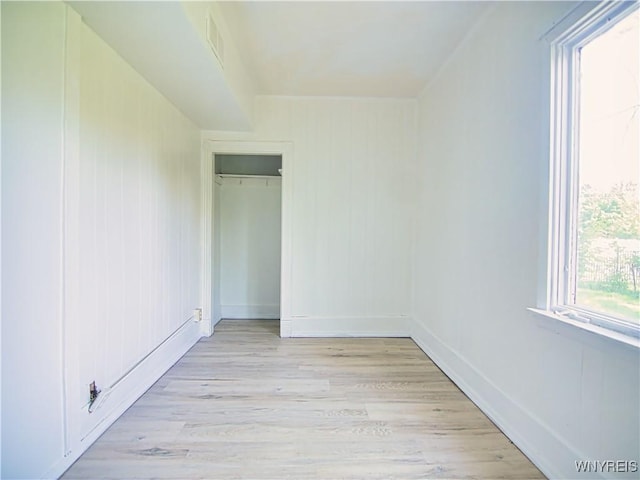 40 Federal Ave, Buffalo, NY 14215 - unfurnished bedroom featuring light wood-style flooring and a closet