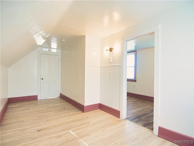 40 Federal Ave, Buffalo, NY 14215 - bonus room with light wood-style flooring, plenty of natural light, baseboards, and lofted ceiling