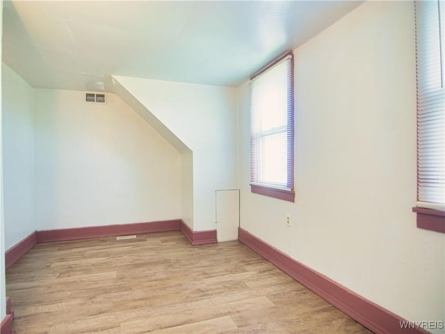40 Federal Ave, Buffalo, NY 14215 - bonus room featuring light wood-type flooring and baseboards