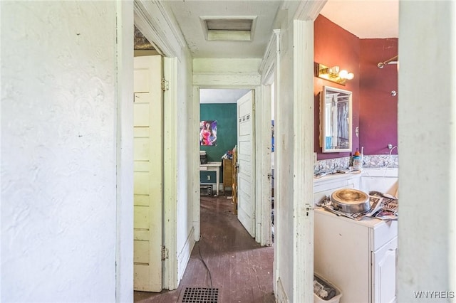 9 Walnut St, Hanover, NY 14062 - view of hallway