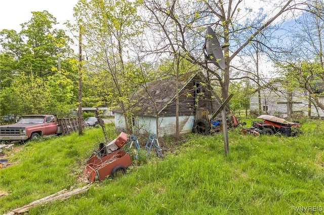 9 Walnut St, Hanover, NY 14062 - view of yard