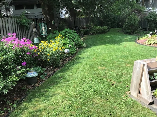 44 Riverside Dr, Binghamton-City, NY 13905 - view of yard