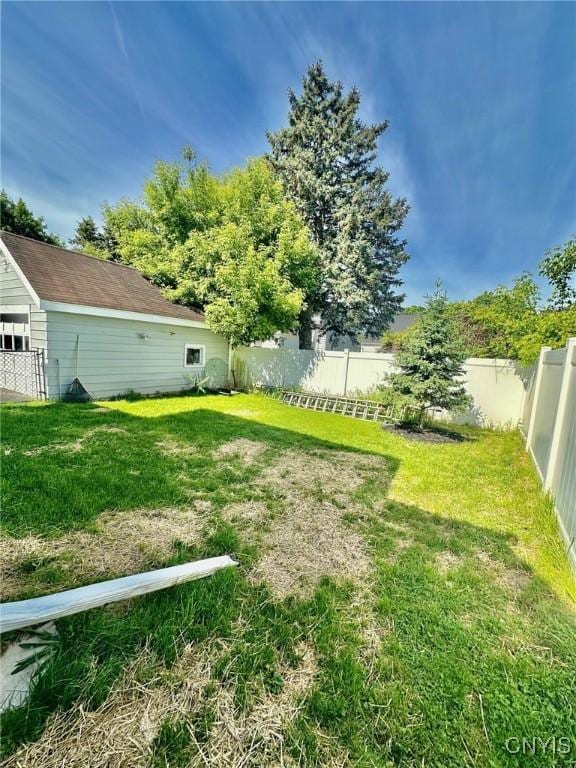 131 Hazelhurst Ave, Syracuse, NY 13206 - view of yard