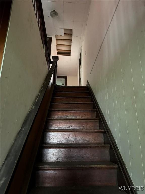 1867 Pierce Ave, Niagara Falls, NY 14301 - view of stairs