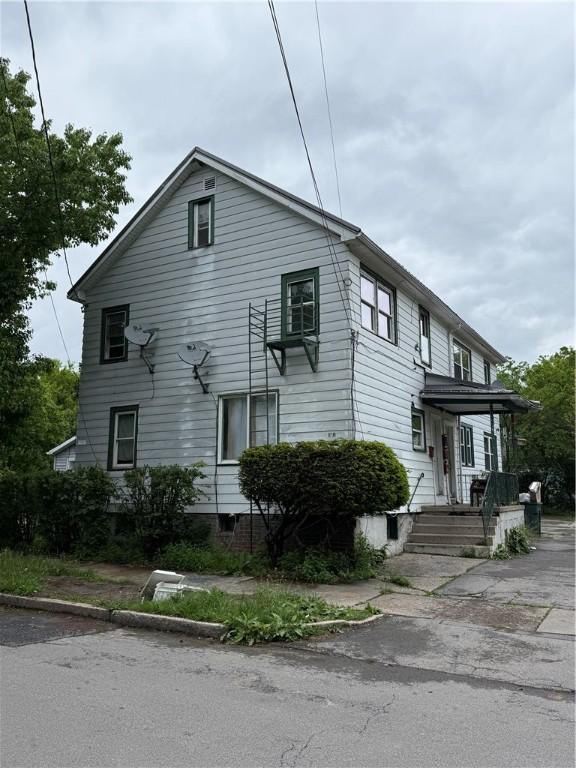 180 Norran Dr, Rochester, NY 14609 - view of front of home