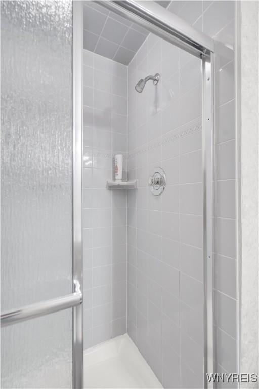 950 Hopkins Rd Unit B, Amherst, NY 14221 - full bath with a shower stall